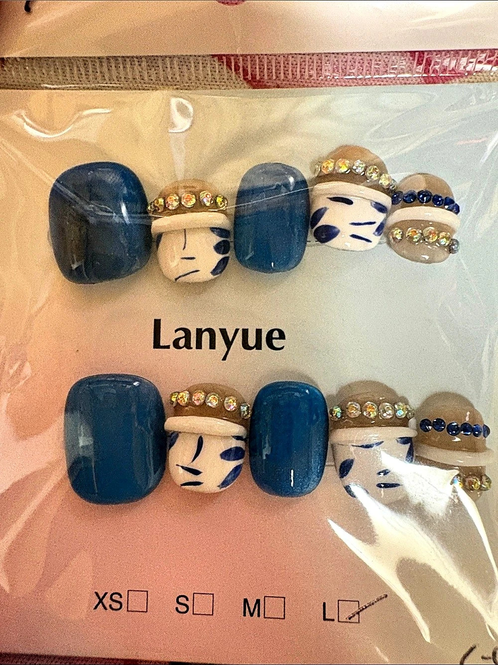 Lanyue Press-On Nails Blue & Cream NWT